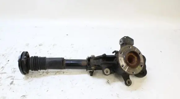 Mercedes-Benz Sprinter W907 W910 Rear wheel hub A9073820400