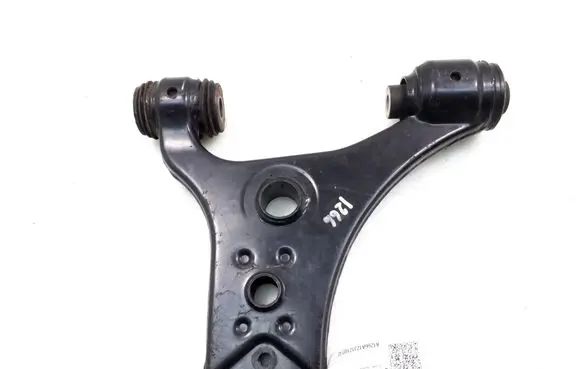 Mercedes-Benz A W169 Front lower control arm/wishbone A1693300607
