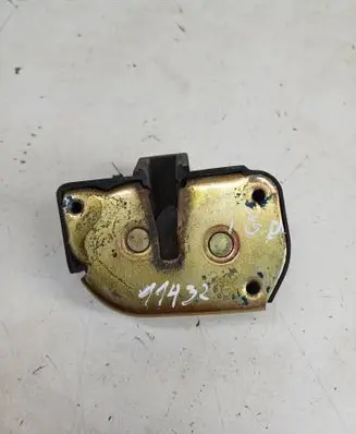 Chrysler Voyager Sliding door lock 