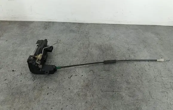Opel Astra H Front door lock 13210749
