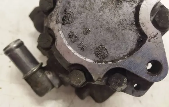 Peugeot 406 Power steering pump 91128