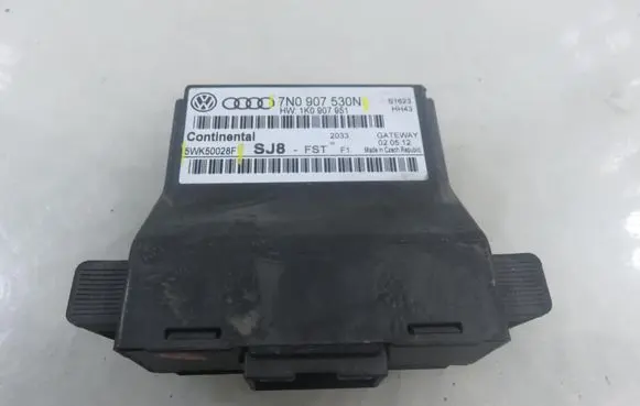 Volkswagen Touran I Gateway control module 5WK50028F 7N0907530N