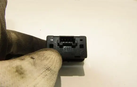 BMW 5 E39 Electric window control switch 8368974