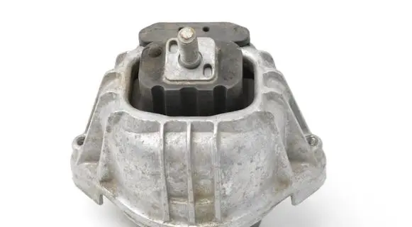 BMW 3 E90 E91 Engine mount bracket 6773742