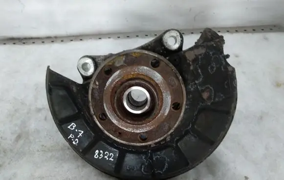 Volkswagen PASSAT B7 Front wheel bearing hub 