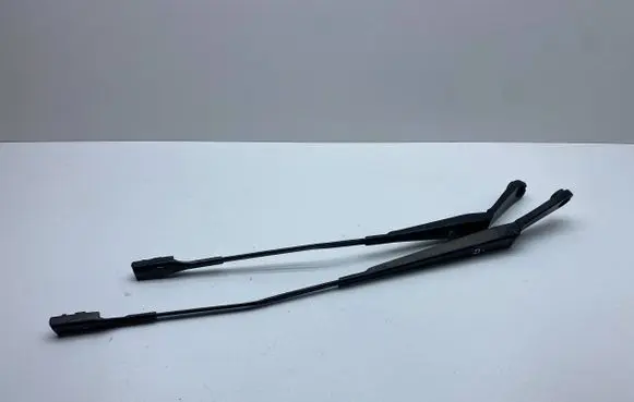 Audi Q3 8U Front wiper blade arm 8U1955407A 8U1955408A