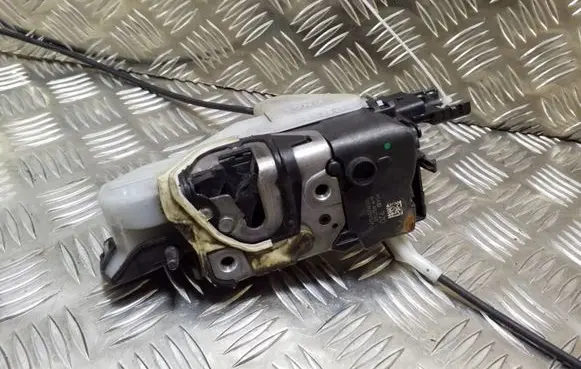 Peugeot 508 Front door lock PSA851920