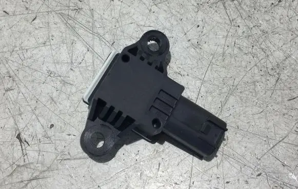 Ford Courier Airbag deployment crash/impact sensor GN1514C676AA 03312022 3B3156F5