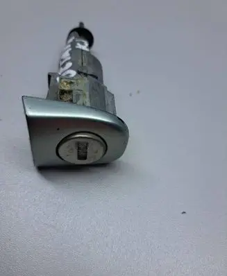 Skoda Octavia Mk2 (1Z) Front door lock (next to the handle) 1zd837167