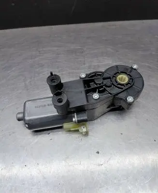 Mercedes-Benz E W211 Seat adjustment motor 0390203213