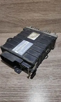 Volkswagen PASSAT B3 Engine control unit/module ECU 443907403g 0280000739