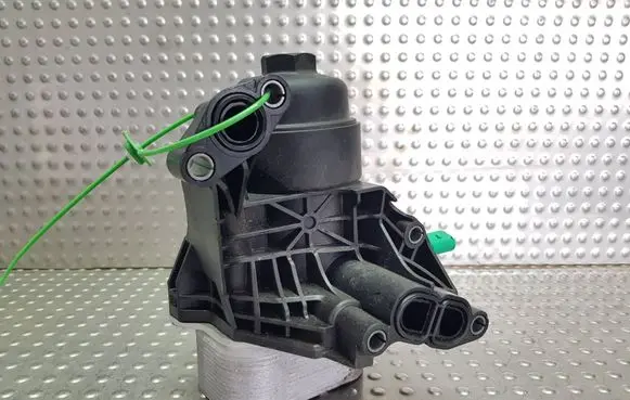 Audi A3 S3 8V Oil filter mounting bracket S26371047 03N115389A