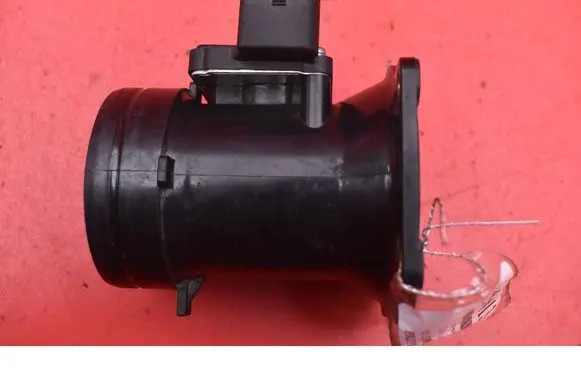 Volkswagen PASSAT B5 Mass air flow meter 