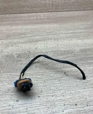 BMW 5 E39 Plug wire 1382189