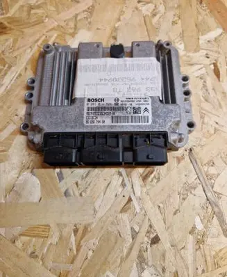 Peugeot 3008 I Engine control unit/module 9653958980 9665674480 0281014729