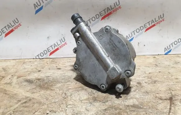 BMW X5 E70 Vacuum pump 8605976 11668605976