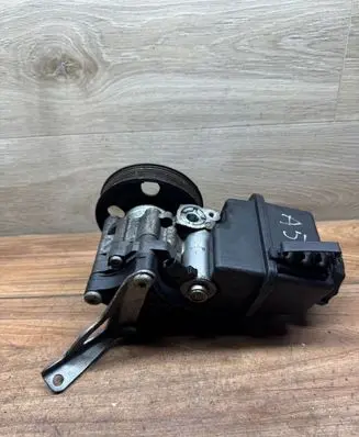 Mercedes-Benz CLK AMG A208 C208 Power steering pump A0064669201 7693900528