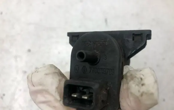 Renault Megane II Vacuum valve 7700113709