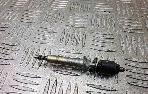 Mazda 6 Fuel Injector clamp holder 
