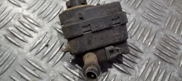 Headlight level adjustment motor