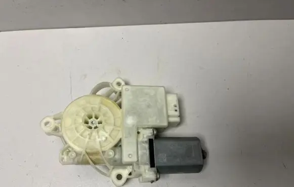 BMW X5 G05 Front door window regulator motor 9450069 5A53091