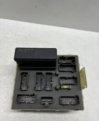 Ford Focus Comfort/convenience module 98AG14K150AE 130799
