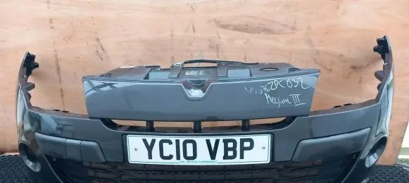 Renault Megane III Front bumper