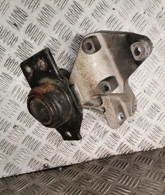 Nissan Qashqai Engine mount bracket DD130409