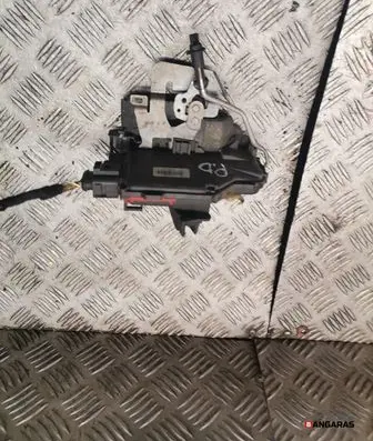Audi A6 S6 C5 4B Front door lock 402837016