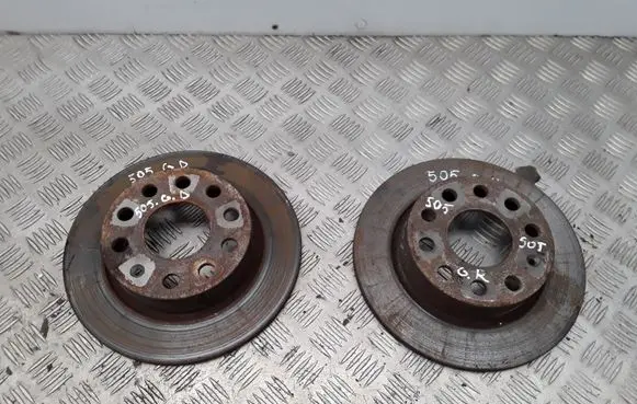 Volkswagen Golf V Rear brake disc