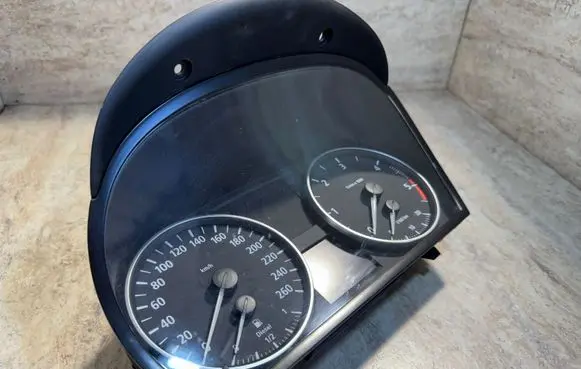 BMW 3 E90 E91 Speedometer (instrument cluster) 9122602