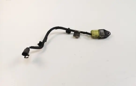 Hyundai i40 Airbag deployment crash/impact sensor