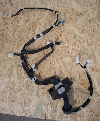 Lexus CT 200H Front door wiring loom 8215276201