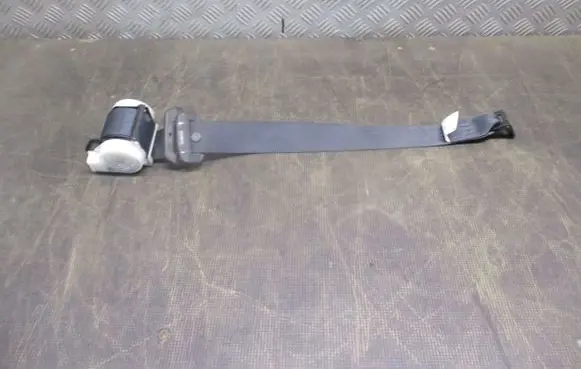 Mazda 5 Rear seatbelt