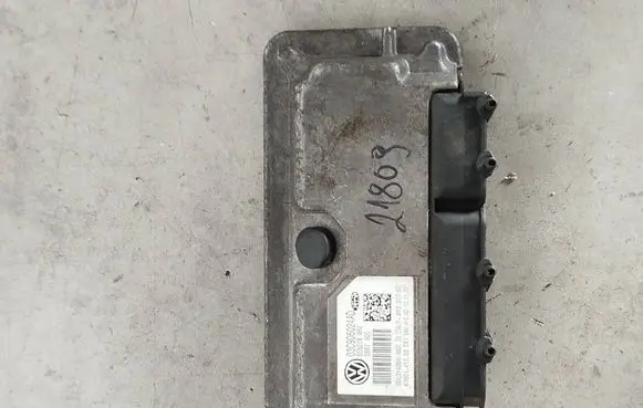 Volkswagen Polo Engine control unit/module 03c906024ad