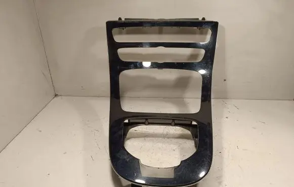 Mercedes-Benz E W213 Radio/GPS head unit trim A2138100815