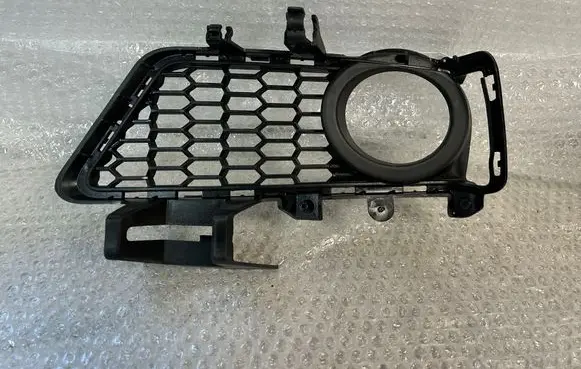 BMW 3 F30 F35 F31 Front bumper lower grill 8062631