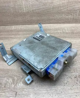 Nissan Terrano Engine control unit/module ECU 237107F000 MECMT936