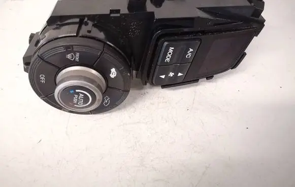 Honda Insight Climate control unit D09US