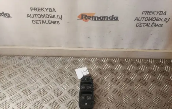 Volvo V50 Electric window control switch 30795081 03451700