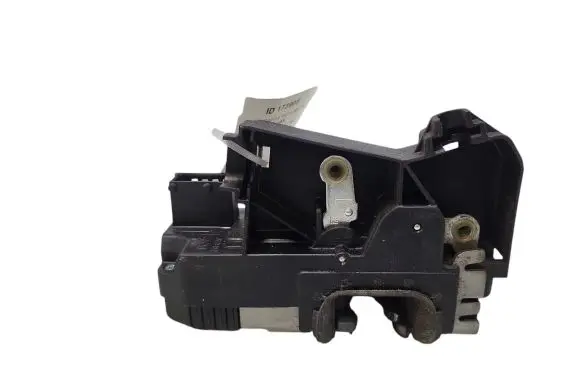 Opel Vivaro Rear door lock 8200008469 91166224