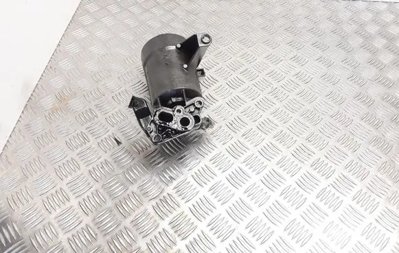 Oil filter mounting bracket