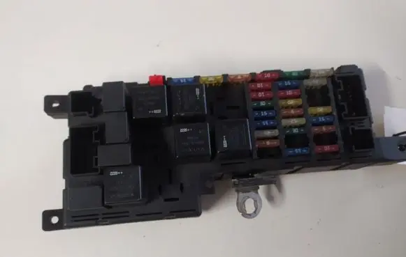 Volvo S60 Fuse module 8678449 518787205