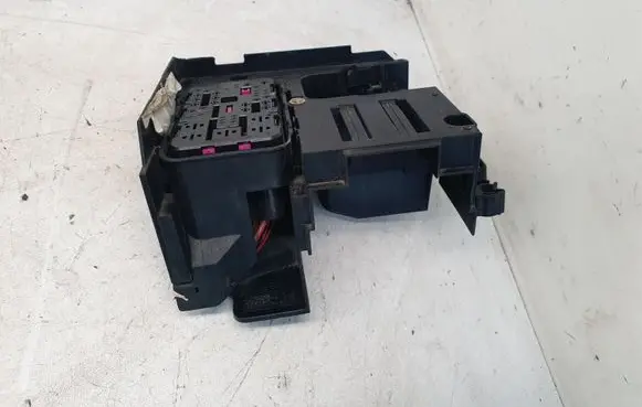 Volkswagen Golf V Other engine bay part 1K0907361B