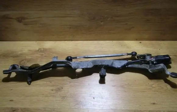Lexus GS 300 400 430 Front wiper linkage and motor 8515330290 85153-30290