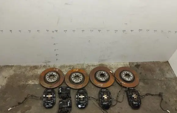 Aston Martin Vantage III Brake discs and calipers set 