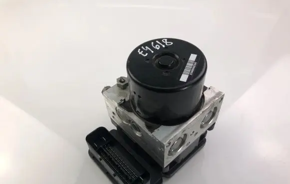 Volvo V70 ABS Pump 31423347