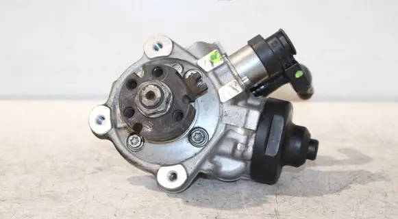 Volkswagen PASSAT CC Fuel injection high pressure pump 03L130755L 0445010526