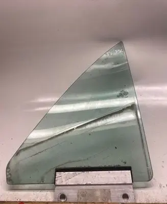 Audi TT Mk1 Front vent window/glass (coupe) 43R001025 DOT27M24100AS2