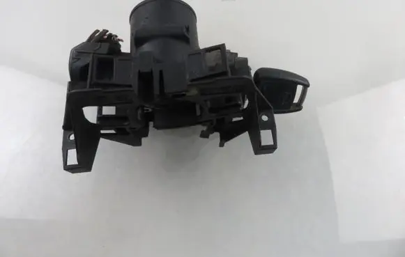 Opel Zafira A Ignition lock 5WK4763 24418927